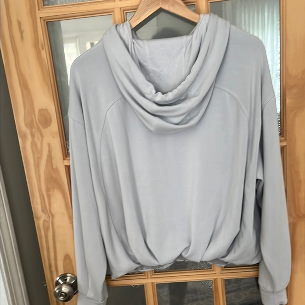 Athleta Gathered Botttom Gray lightweight hoodie with blue undertones  sz med - Picture 6 of 6